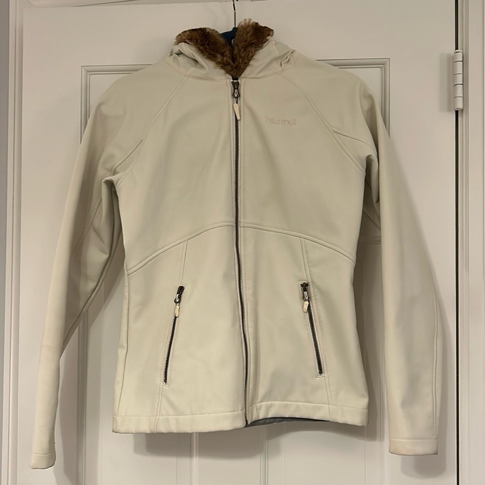 Marmot Women’s Winter Coat with Fur Hood Size Small